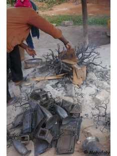 1 St&uuml;ck &Ouml;lfass Blech Deko Baobab 55 cm Mahajanga = Preiscode O