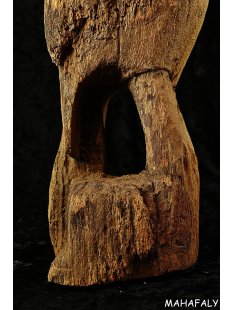 MF331 Fragment von Grabstele der Sakalava H&ouml;ckerente 53 cm 1940