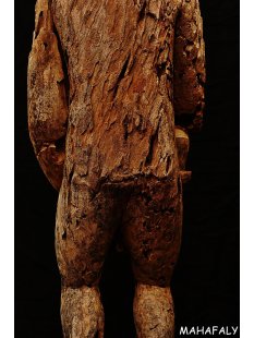 AL129 AloAlo Skulptur der Sakalava Grabw&auml;chter Die Frau mit Baby 140 cm ca. 1930