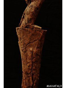 AL129 AloAlo Skulptur der Sakalava Grabw&auml;chter Die Frau mit Baby 140 cm ca. 1930