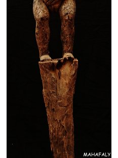 AL129 AloAlo Skulptur der Sakalava Grabw&auml;chter Die Frau mit Baby 140 cm ca. 1930