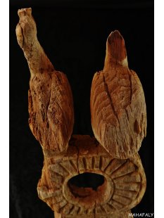 AL144 AloAlo Fragment von Grabstele der Sakalava H&ouml;ckerenten 68 cm 1930