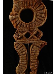 AL144 AloAlo Fragment von Grabstele der Sakalava H&ouml;ckerenten 68 cm 1930