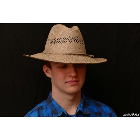Herrenhut Harald aus Raphia natur 32 x 38 cm = Code B