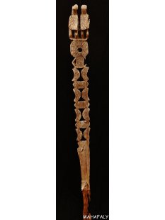 AL135 original AloAlo Grabstele der Sakalava oder Mahafaly antik 2 Totenv&ouml;gel 170 cm ca. 1925