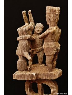 AL136 original AloAlo Grabstele der Mahafaly antik...