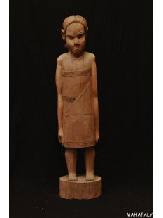 MF385 Skulptur der Mahafaly Wassertr&auml;gerin 1975 = 68 cm