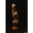 MF386 Skulptur der Mahafaly Wassertr&auml;gerin 1975 = 65 cm