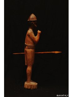MF390 Skulptur der Atandroy Mann mit Speer = 66 cm