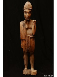 MF396 Skulptur der Atandroy Mann mit Speer = 78 cm