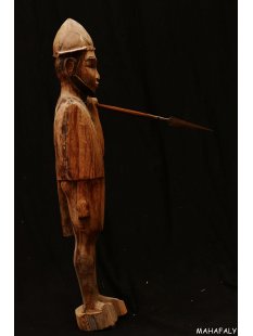 MF396 Skulptur der Atandroy Mann mit Speer = 78 cm