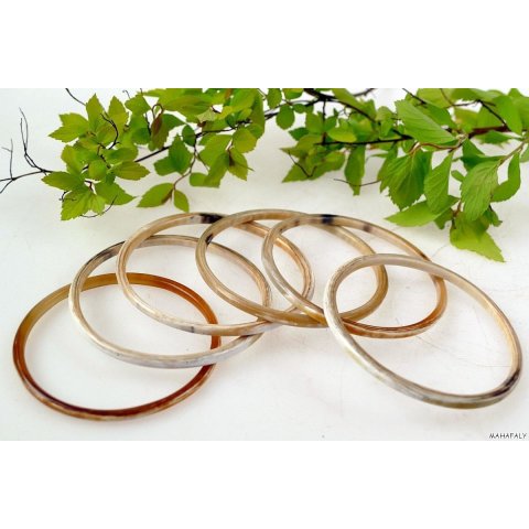 Watussi Horn Armreifen geschlossen 4 mm = Code A 70-75 mm