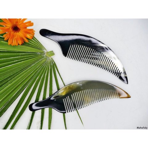 1 x Hornkamm Antonio 18 x 4,5 cm mittelfein = Code C