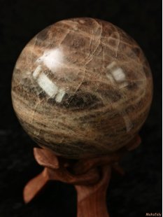 K65 Mikroklin braun Kugel Madagaskar 1220 g D 90 mm