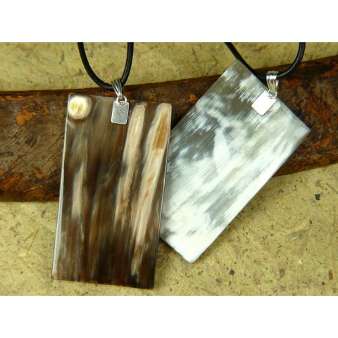 Horn Anh&auml;nger Agostina versilberter Anh&auml;nger 4 x 3 cm rechteckig dunkler Grundton