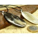 Horn Anh&auml;nger Agostina  versilberter Anh&auml;nger 7 x 10 cm oval heller Grundton