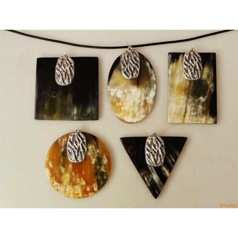 Horn Anh&auml;nger Selma 8 cm in 5 Formen poliert = Code F