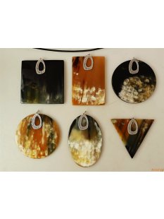 Horn Anh&auml;nger Azies 8 cm in 5 Formen poliert = Code F