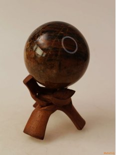 K73 Mikroklin braun Kugel Madagaskar 1025 g D: 95 mm