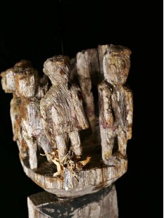 AL29 original AloAlo Grabstele der Mahafaly...