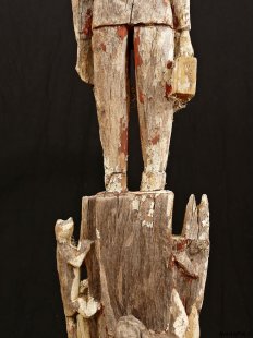 AL007 original AloAlo Grabstele der Mahafaly antik Mann mit Nebenfiguren 135 cm ca. 1960