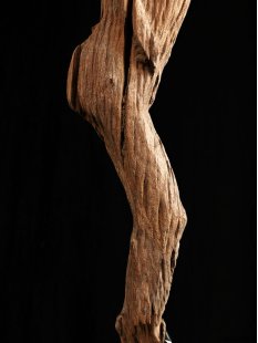 AL09 original AloAlo Fragment einer Grabstele der Sakalava antik nackte Frau 80 cm ca. 1900