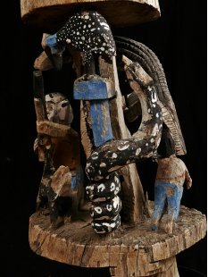 AL216  original und sehr selten AloAlo Grabstele Maroanaka Nr.4 ca. 1950 L&auml;nge 167 cm