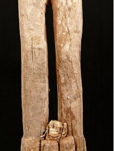 AL112 original AloAlo Grabpfosten Sakalava Frau mit Insektenkopf 155 cm 1940