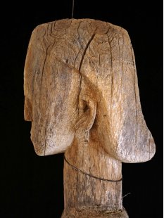 AL220 original AloAlo Grabpfosten Sakalava Dame 173 cm 1940