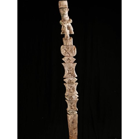 AL217 original AloAlo Grabstele der Mahafaly antik Motorradfahrer 160 cm cm ca. 1950