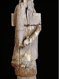 AL228 original AloAlo Totemskulptur der Sakalava Amtsperson mit Dokumententasche 155 cm antik ca. 1900