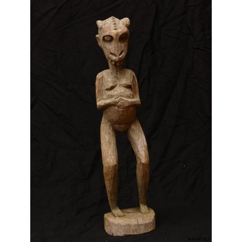 MF013 Vazimba Skulptur schwangere Krokodilfrau 45 cm
