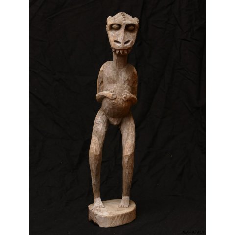 MF015 Vazimba Skulptur schwangere Krokodilfrau 45 cm