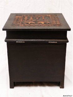 Truhe der Hova Madagaskar quadratisch 30 x 30 x 30 cm