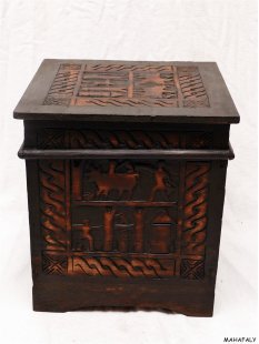 Truhe der Hova Madagaskar quadratisch 30 x 30 x 30 cm