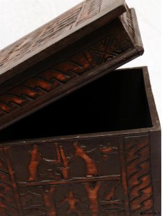 Truhe der Hova Madagaskar quadratisch 30 x 30 x 30 cm