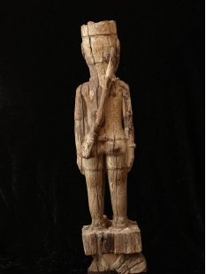 MF03 AloAlo Kopfskulptur von Grabstele der Mahafaly Gendarm 55 cm 1975