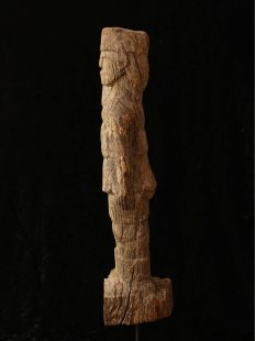 MF005 AloAlo Kopfskulptur von Grabstele der Mahafaly Gendarm 37 cm ca. 1975