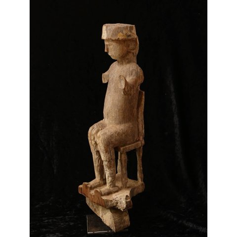 MF030 AloAlo Kopfskulptur von Grabstele der Mahafaly Beamter auf Stuhl 50 cm ca. 1975