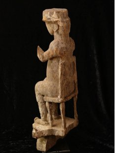 MF030 AloAlo Kopfskulptur von Grabstele der Mahafaly...