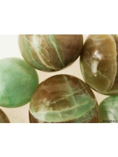 1 kg Handst&uuml;cken Handschmeichler Trommelstein Madagaskar Garnierit Palmstein poliert