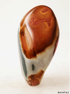 JaS17 Skulptur Freeform polychromer Madagaskar Jaspis 11 cm 515 g