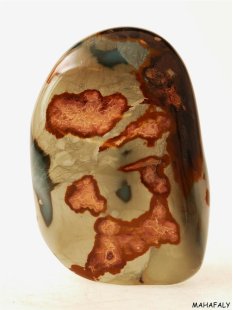 JaS21 Skulptur Freeform polychromer Madagaskar Jaspis 11 cm 555 g