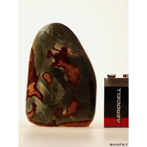 JaS33 Skulptur Freeform polychromer Madagaskar Jaspis 9,5  cm 375 g