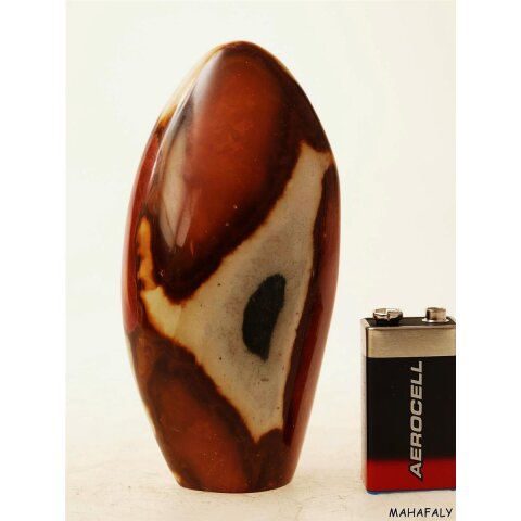 JaS35 Skulptur Freeform polychromer Madagaskar Jaspis 12  cm 350 g