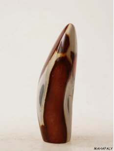 JaS35 Skulptur Freeform polychromer Madagaskar Jaspis 12  cm 350 g