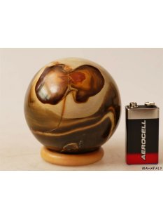 KJ18 Jaspis polychrom Kugel Madagaskar 665 g D 7,5 cm
