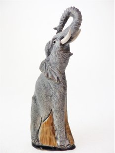 Hornfigur Elefant =  Code H 18-22 cm
