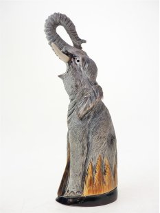 Hornfigur Elefant =  Code H 18-22 cm