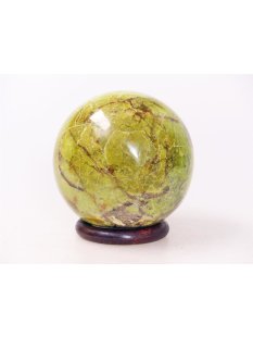 K175 Opal Kugel Madagaskar 634 g D 77 mm